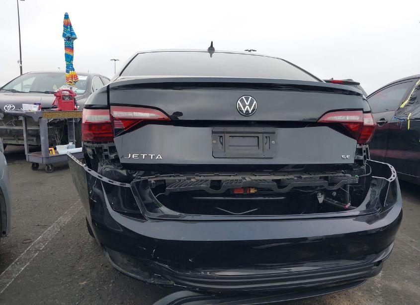 Photo 6 of 2022 Volkswagen Jetta 1.5T SE (VIN 3VW7M7BU9NM023273)
