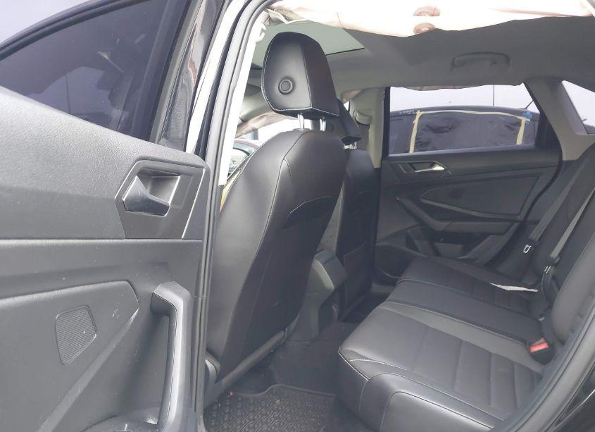 Photo 8 of 2022 Volkswagen Jetta 1.5T SE (VIN 3VW7M7BU9NM023273)