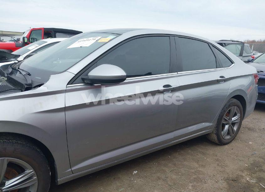 Photo 15 of 2024 Volkswagen Jetta 1.5T SE (VIN 3VW7M7BU9RM006639)