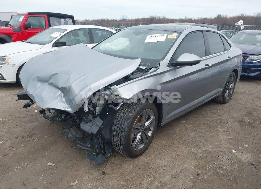 Photo 2 of 2024 Volkswagen Jetta 1.5T SE (VIN 3VW7M7BU9RM006639)