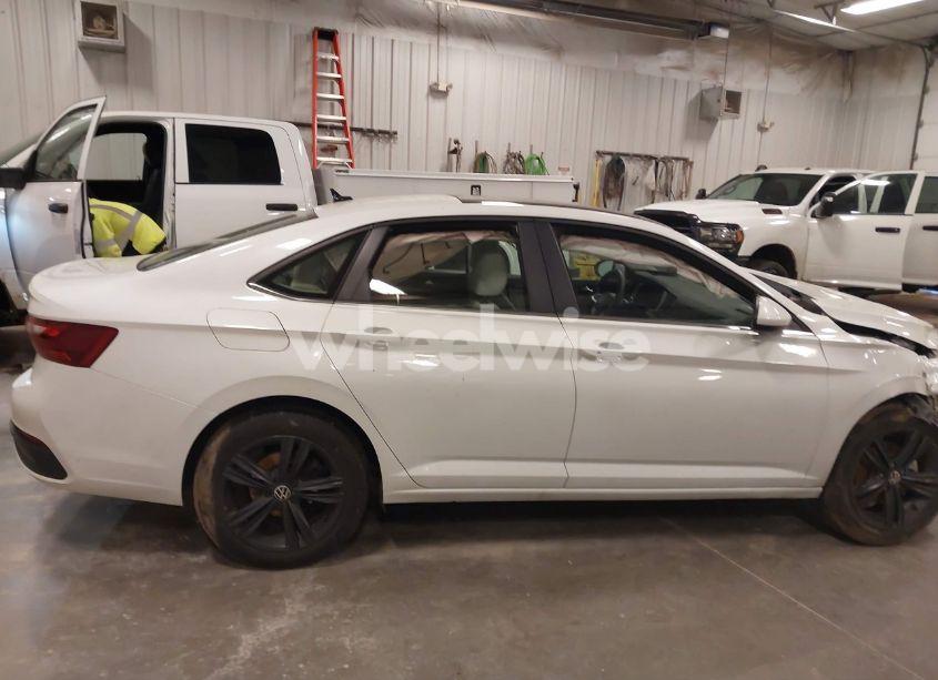 Photo 13 of 2024 Volkswagen Jetta 1.5T SE (VIN 3VW7M7BU9RM067103)