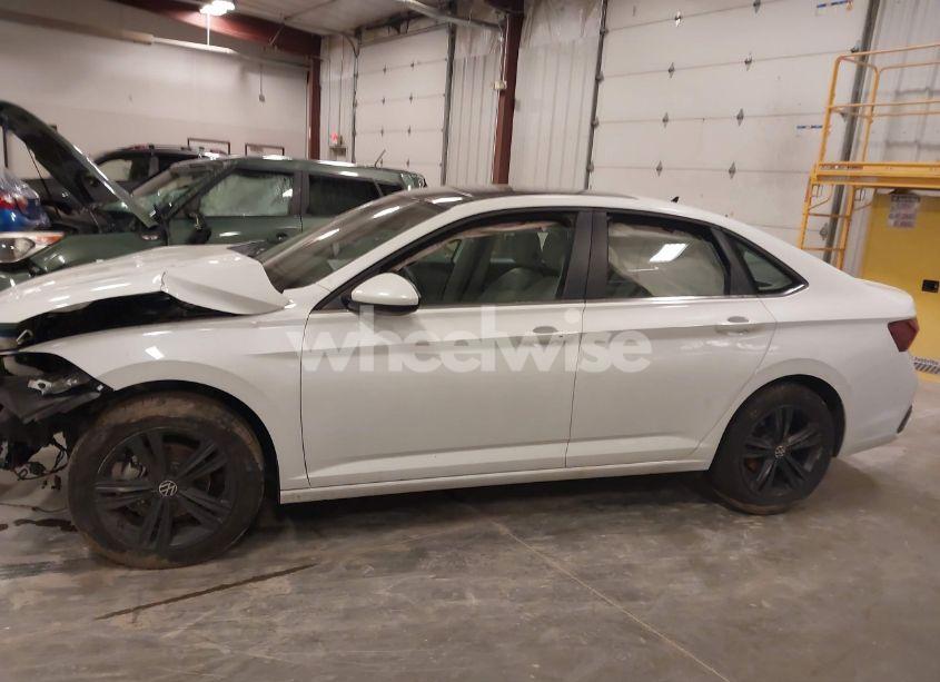 Photo 14 of 2024 Volkswagen Jetta 1.5T SE (VIN 3VW7M7BU9RM067103)