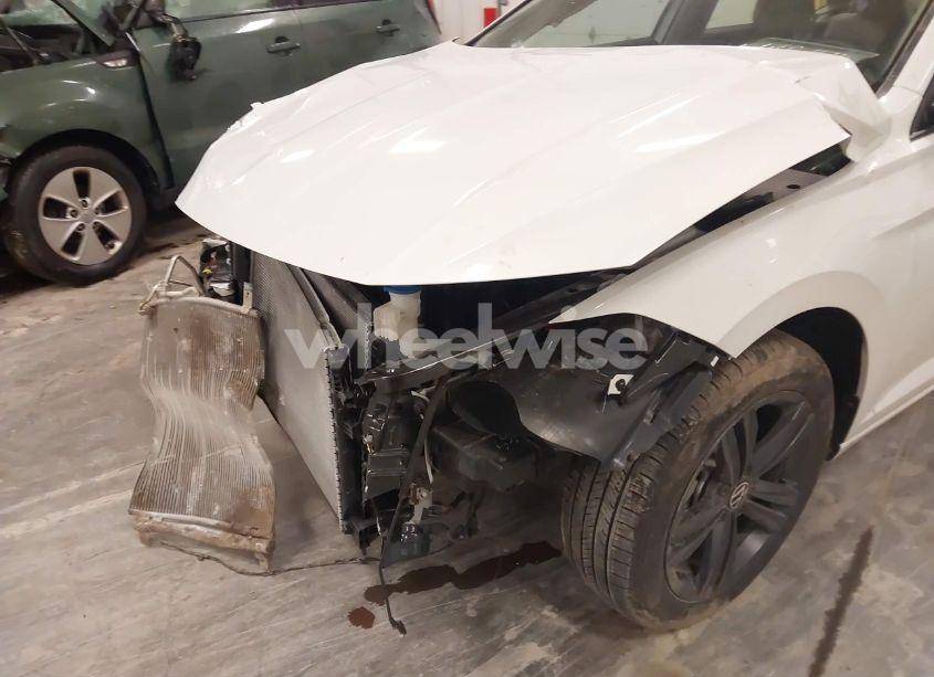 Photo 6 of 2024 Volkswagen Jetta 1.5T SE (VIN 3VW7M7BU9RM067103)