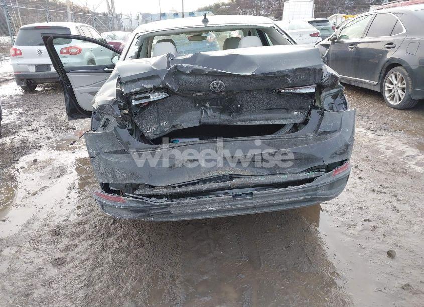 Photo 6 of 2024 Volkswagen Jetta 1.5T SE (VIN 3VW7M7BU9RM095113)