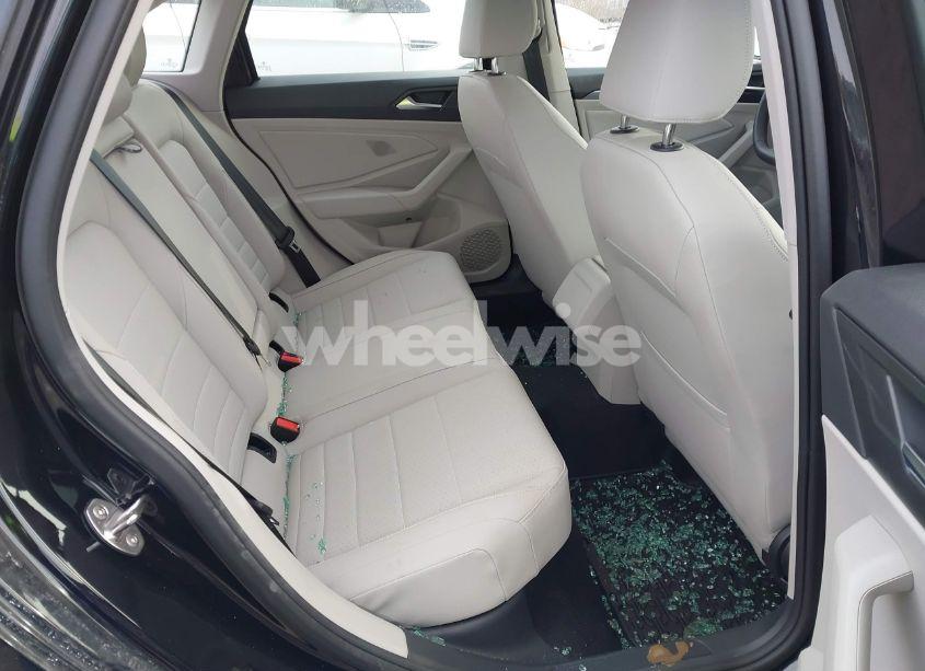 Photo 8 of 2024 Volkswagen Jetta 1.5T SE (VIN 3VW7M7BU9RM095113)