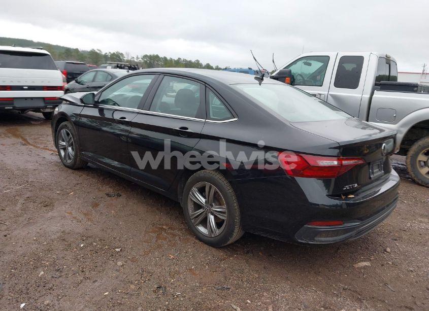 Photo 3 of 2024 Volkswagen Jetta 1.5T SE (VIN 3VW7M7BUXRM005578)