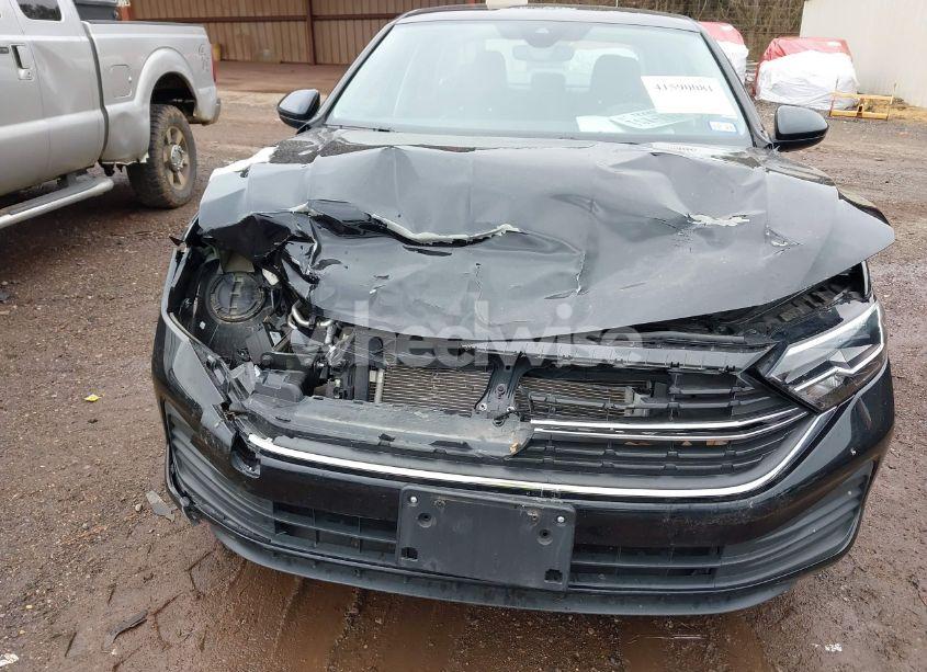 Photo 6 of 2024 Volkswagen Jetta 1.5T SE (VIN 3VW7M7BUXRM005578)