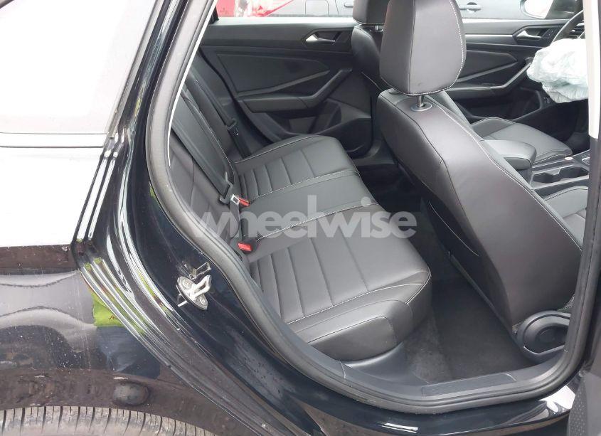 Photo 8 of 2024 Volkswagen Jetta 1.5T SE (VIN 3VW7M7BUXRM005578)