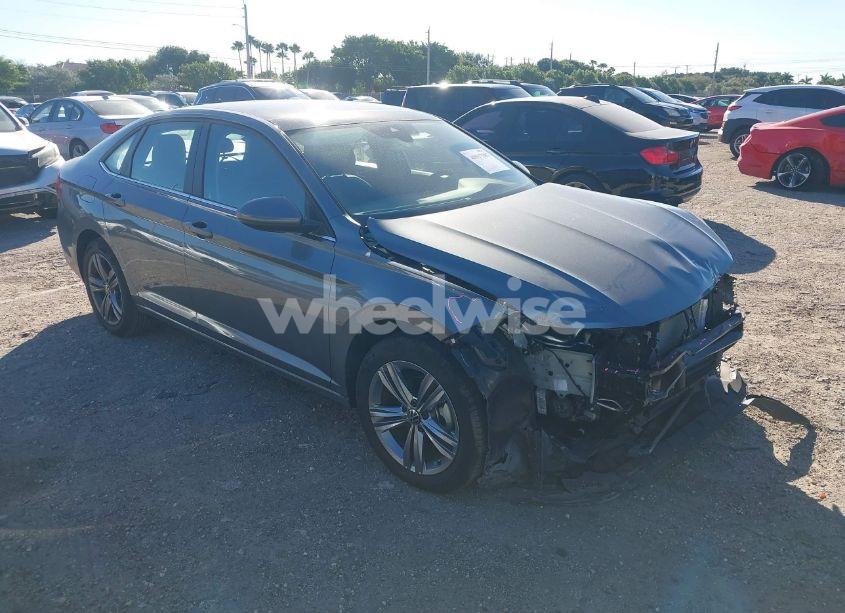 2024 Volkswagen Jetta 1.5T SE (VIN 3VW7M7BUXRM022106) main photo