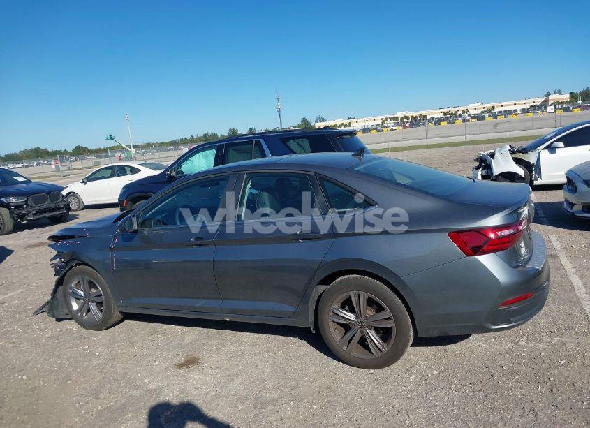 Photo 14 of 2024 Volkswagen Jetta 1.5T SE (VIN 3VW7M7BUXRM022106)