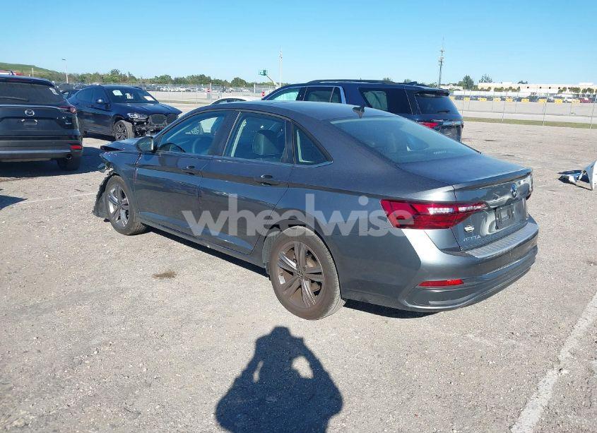 Photo 3 of 2024 Volkswagen Jetta 1.5T SE (VIN 3VW7M7BUXRM022106)