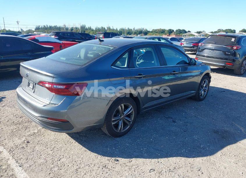 Photo 4 of 2024 Volkswagen Jetta 1.5T SE (VIN 3VW7M7BUXRM022106)