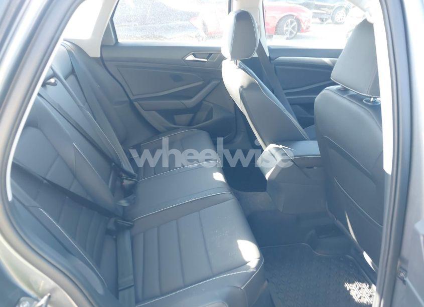 Photo 8 of 2024 Volkswagen Jetta 1.5T SE (VIN 3VW7M7BUXRM022106)
