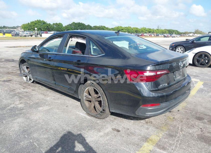 Photo 3 of 2024 Volkswagen Jetta 1.5T SE (VIN 3VW7M7BUXRM036748)