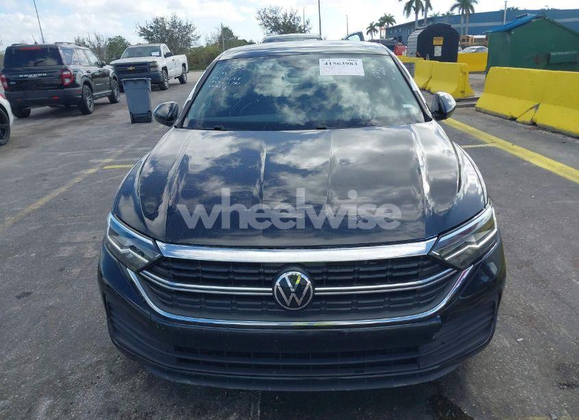 Photo 6 of 2024 Volkswagen Jetta 1.5T SE (VIN 3VW7M7BUXRM036748)