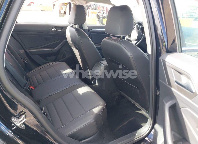 Photo 8 of 2024 Volkswagen Jetta 1.5T SE (VIN 3VW7M7BUXRM036748)