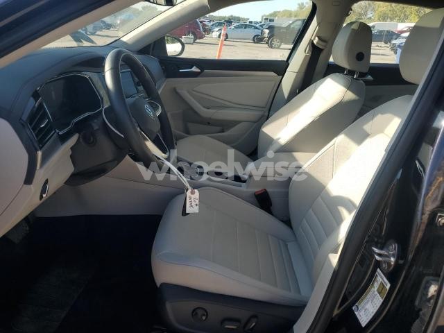 Photo 9 of 2024 VOLKSWAGEN JETTA SE (VIN 3VW7M7BUXRM041755)