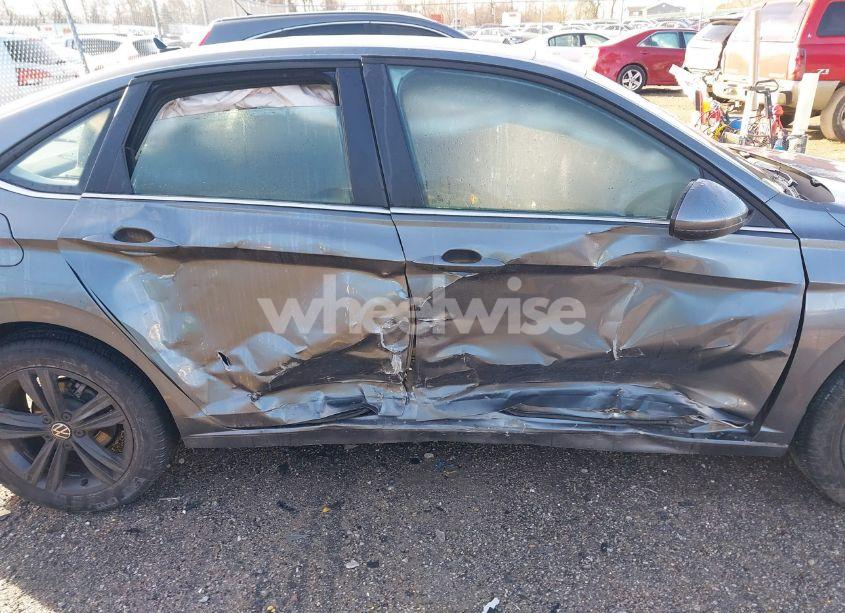 Photo 6 of 2024 Volkswagen Jetta 1.5T SE (VIN 3VW7M7BUXRM075081)