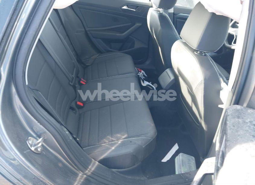 Photo 8 of 2024 Volkswagen Jetta 1.5T SE (VIN 3VW7M7BUXRM075081)