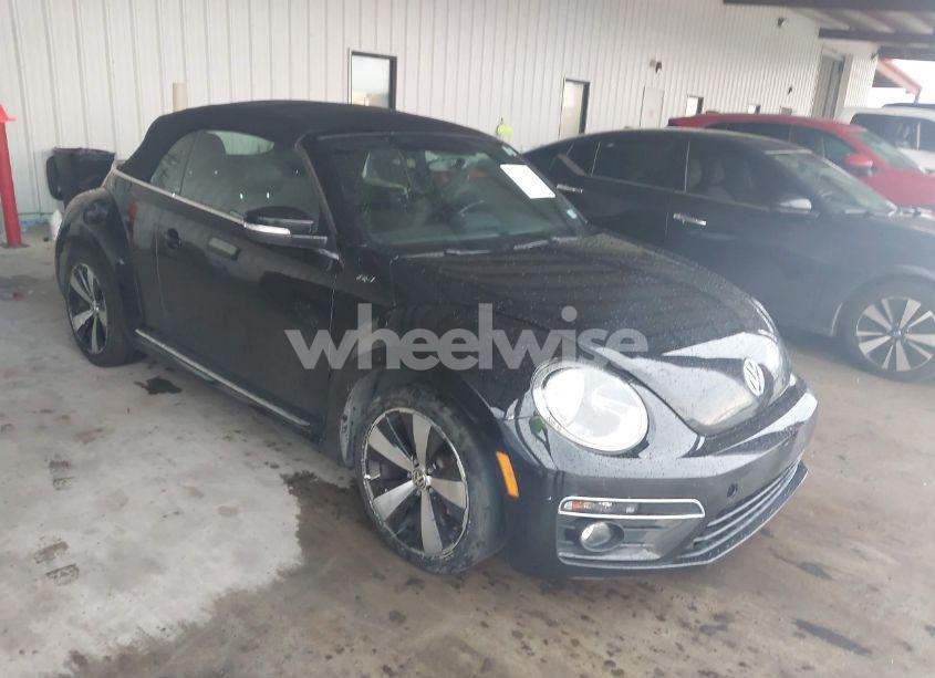 2014 Volkswagen Beetle 2.0T R-LINE (VIN 3VW7S7ATXEM804382) main photo