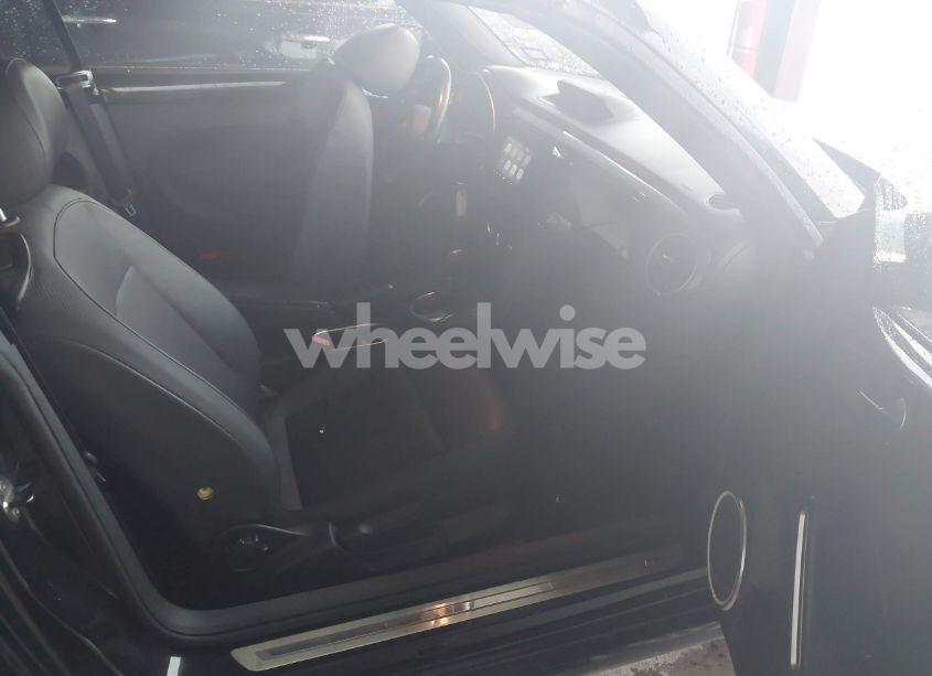 Photo 5 of 2014 Volkswagen Beetle 2.0T R-LINE (VIN 3VW7S7ATXEM804382)