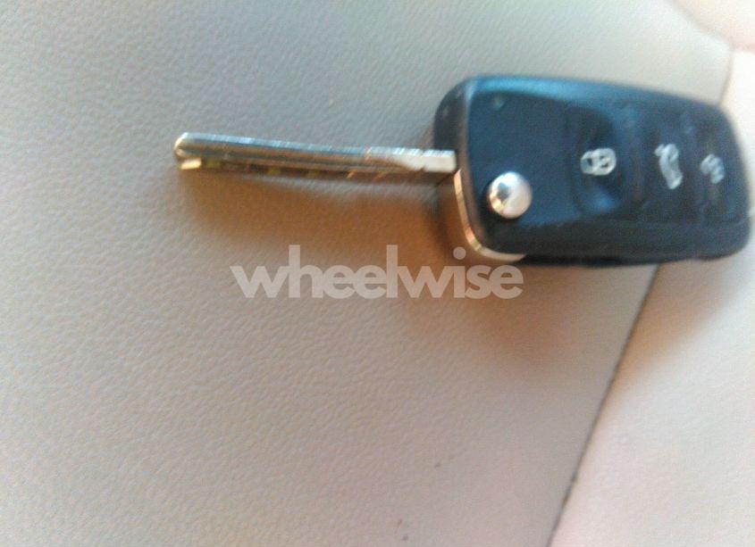 Photo 11 of 2013 Volkswagen Beetle 2.0T (VIN 3VW7T7AT5DM819108)