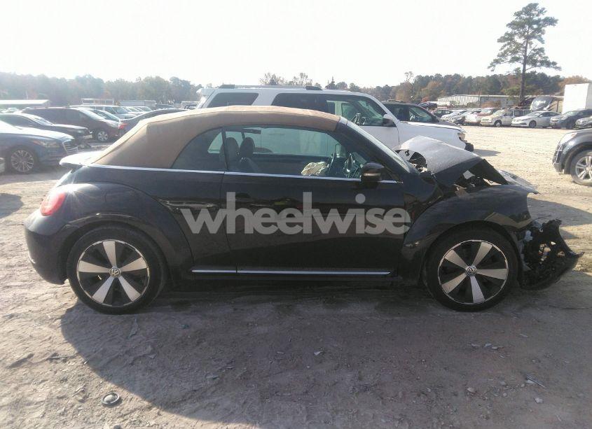 Photo 13 of 2013 Volkswagen Beetle 2.0T (VIN 3VW7T7AT5DM819108)