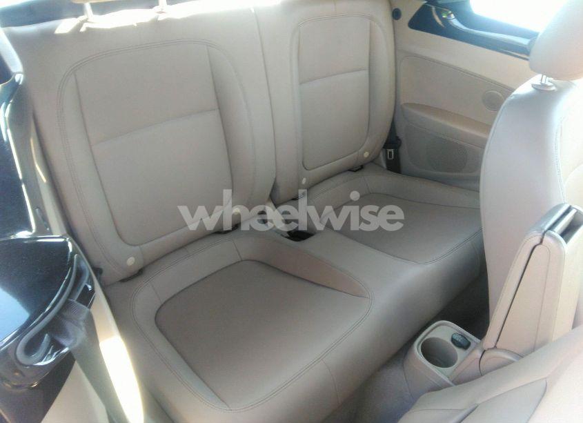 Photo 8 of 2013 Volkswagen Beetle 2.0T (VIN 3VW7T7AT5DM819108)