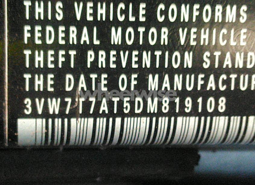 Photo 9 of 2013 Volkswagen Beetle 2.0T (VIN 3VW7T7AT5DM819108)