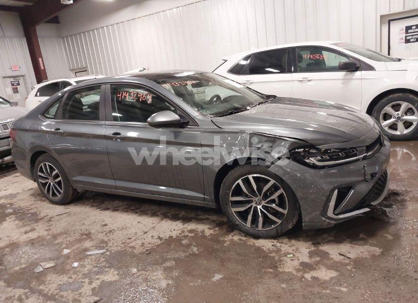 Photo 13 of 2025 Volkswagen Jetta 1.5T SE (VIN 3VW7X7BU0SM007269)