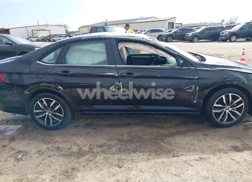 Photo 13 of 2025 Volkswagen Jetta 1.5T SE (VIN 3VW7X7BU0SM015193)