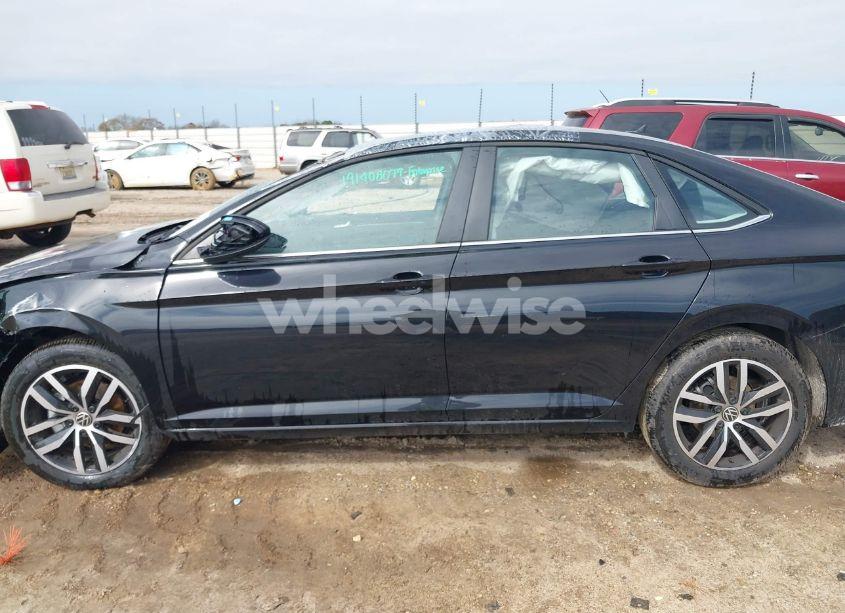 Photo 14 of 2025 Volkswagen Jetta 1.5T SE (VIN 3VW7X7BU0SM015193)