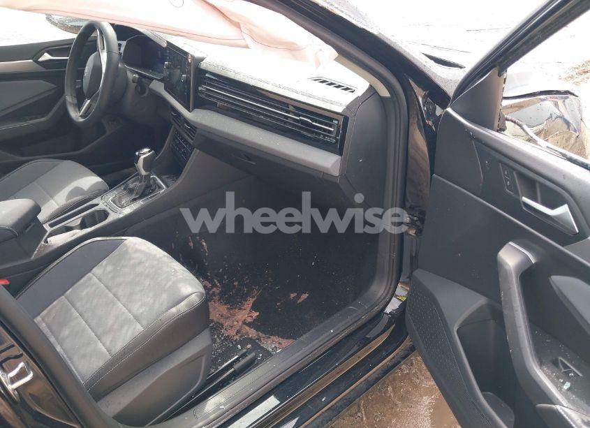 Photo 5 of 2025 Volkswagen Jetta 1.5T SE (VIN 3VW7X7BU0SM015193)