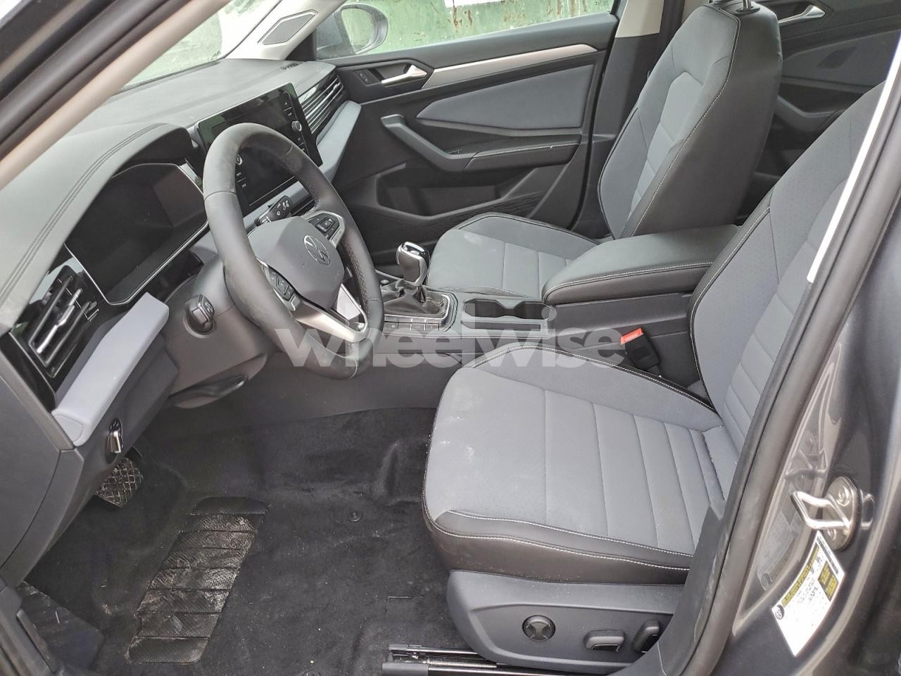 Photo 7 of 2025 VOLKSWAGEN JETTA SE (VIN 3VW7X7BU0SM092923)