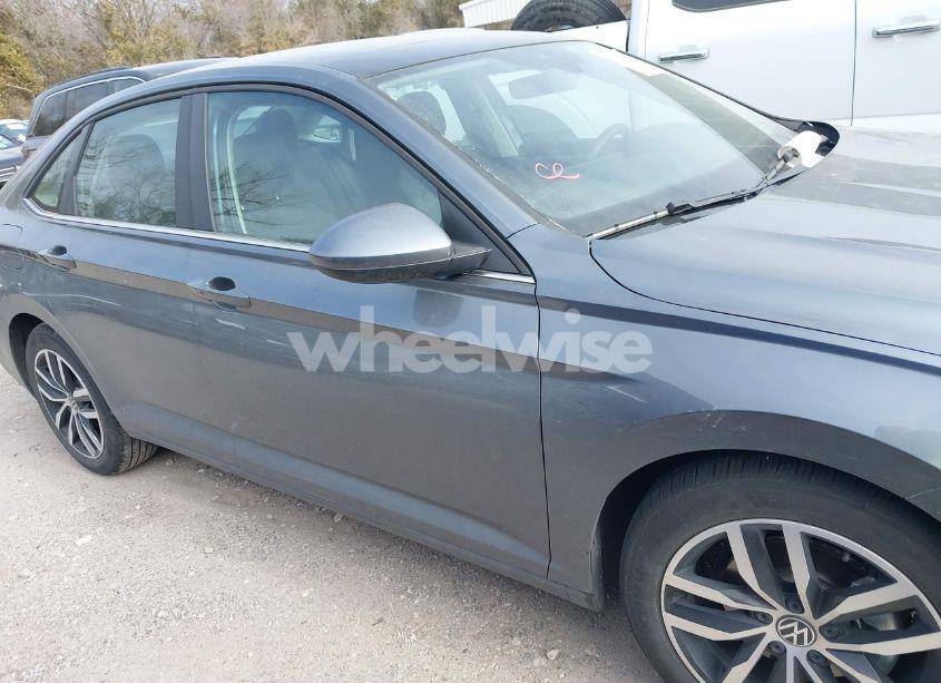 Photo 13 of 2025 Volkswagen Jetta 1.5T SE (VIN 3VW7X7BU2SM015017)