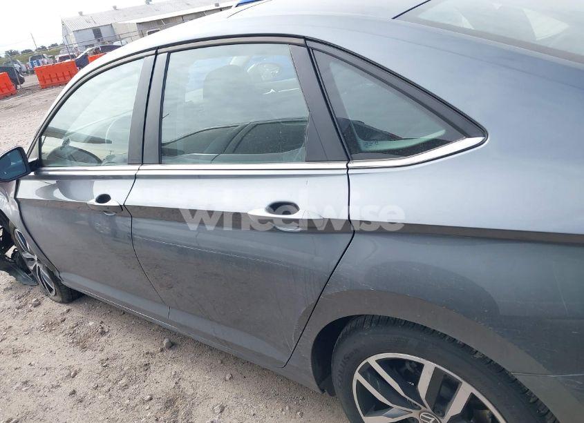 Photo 14 of 2025 Volkswagen Jetta 1.5T SE (VIN 3VW7X7BU2SM015017)