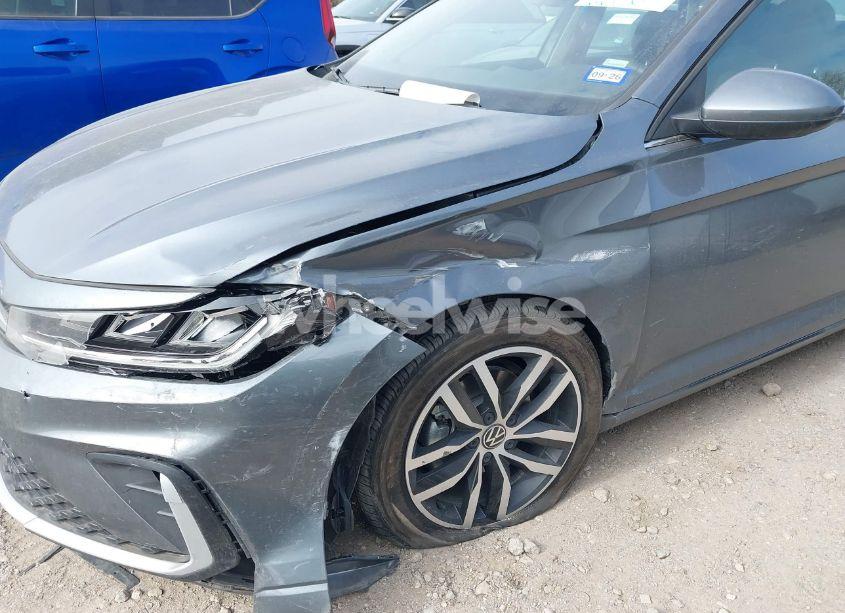 Photo 6 of 2025 Volkswagen Jetta 1.5T SE (VIN 3VW7X7BU2SM015017)