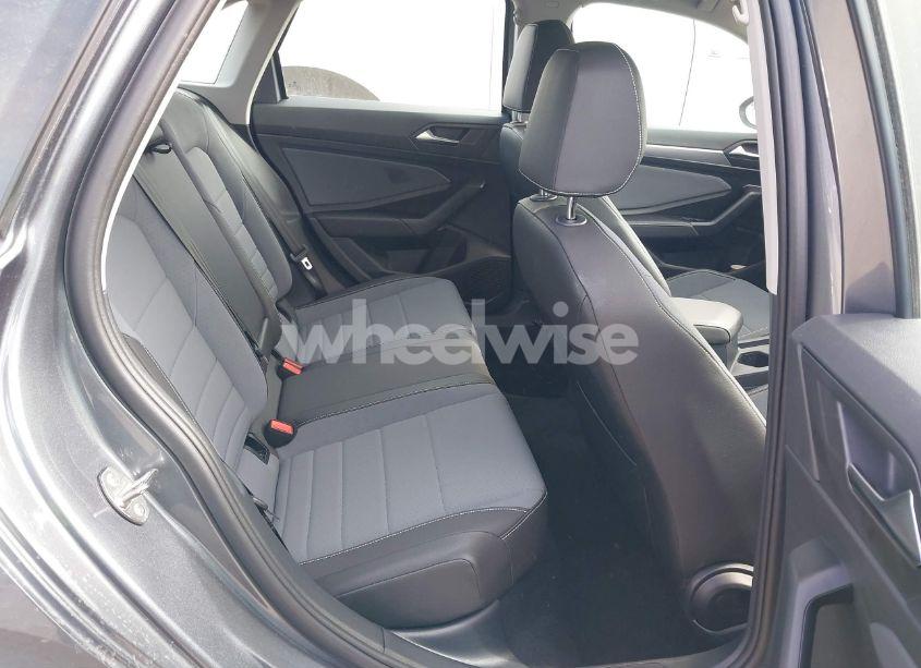 Photo 8 of 2025 Volkswagen Jetta 1.5T SE (VIN 3VW7X7BU2SM015017)