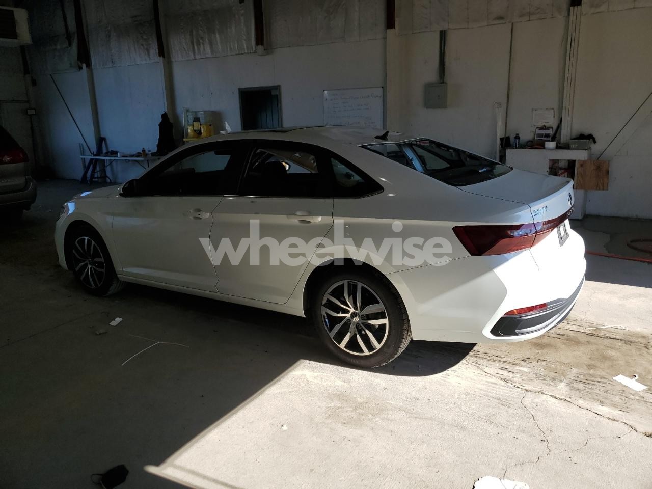 Photo 2 of 2025 VOLKSWAGEN JETTA SE (VIN 3VW7X7BU2SM046803)