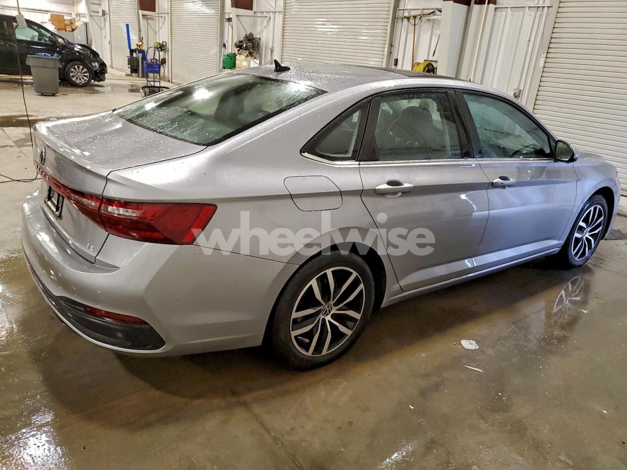 Photo 3 of 2025 VOLKSWAGEN JETTA SE (VIN 3VW7X7BU3SM017570)