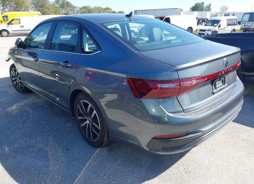 Photo 3 of 2025 Volkswagen Jetta 1.5T SE (VIN 3VW7X7BU3SM017858)