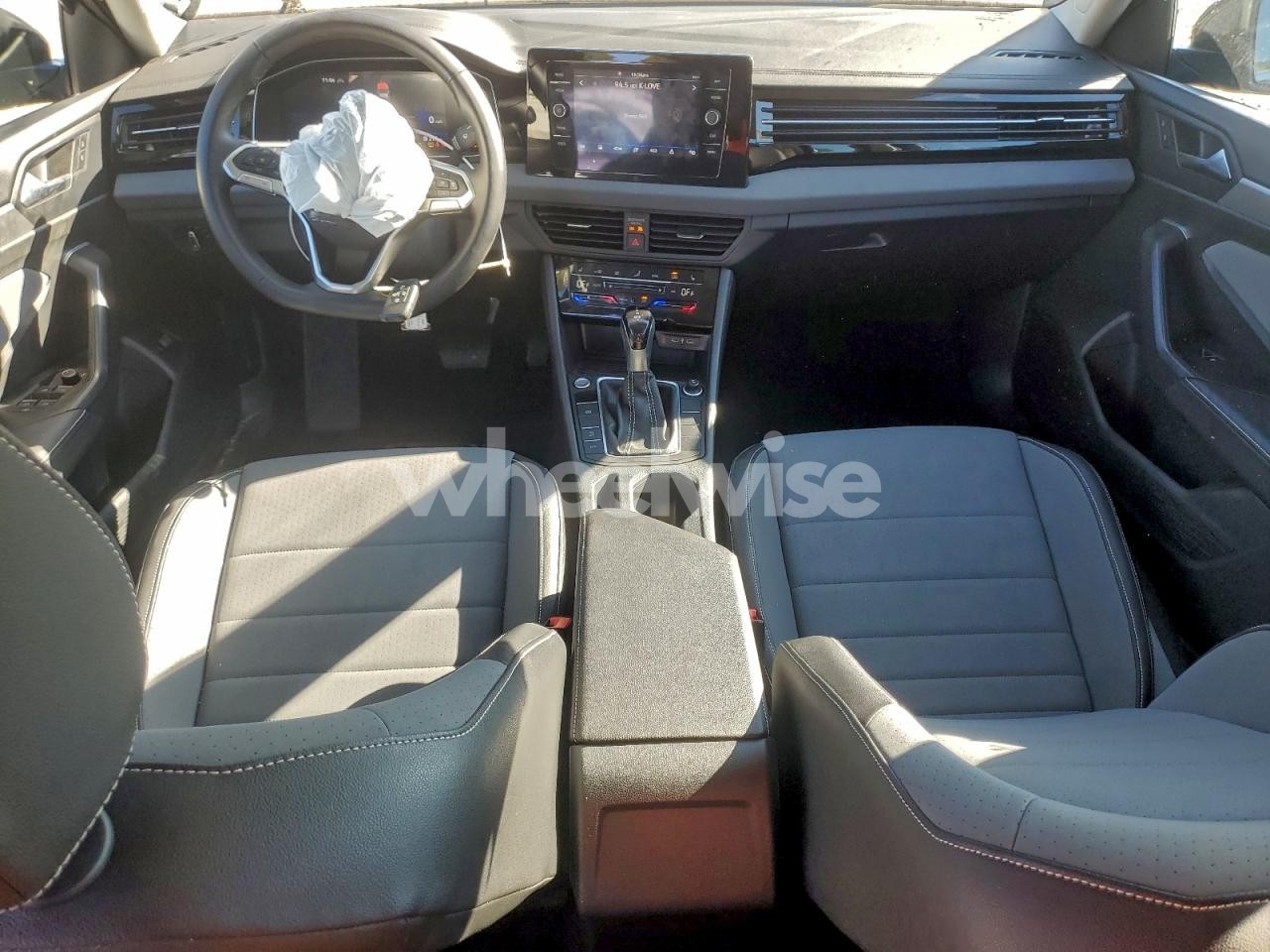 Photo 8 of 2025 VOLKSWAGEN JETTA SE (VIN 3VW7X7BU3SM053100)