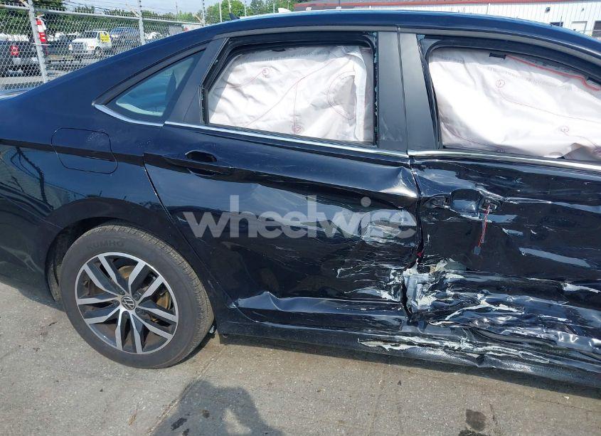 Photo 17 of 2025 Volkswagen Jetta 1.5T SE (VIN 3VW7X7BU5SM012063)