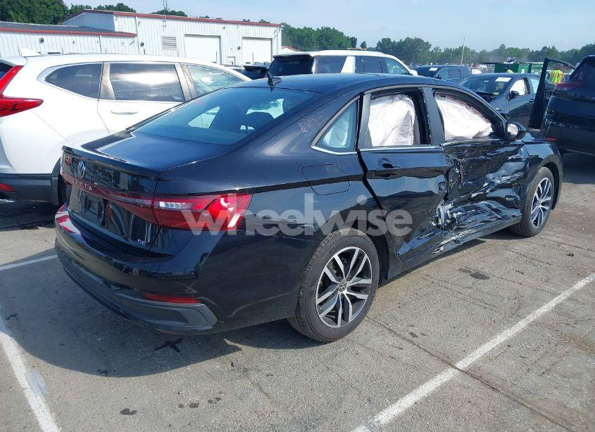 Photo 4 of 2025 Volkswagen Jetta 1.5T SE (VIN 3VW7X7BU5SM012063)