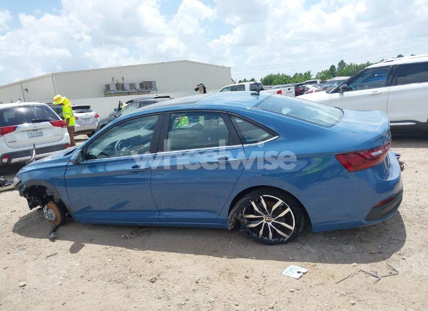 Photo 15 of 2025 Volkswagen Jetta 1.5T SE (VIN 3VW7X7BU5SM060761)