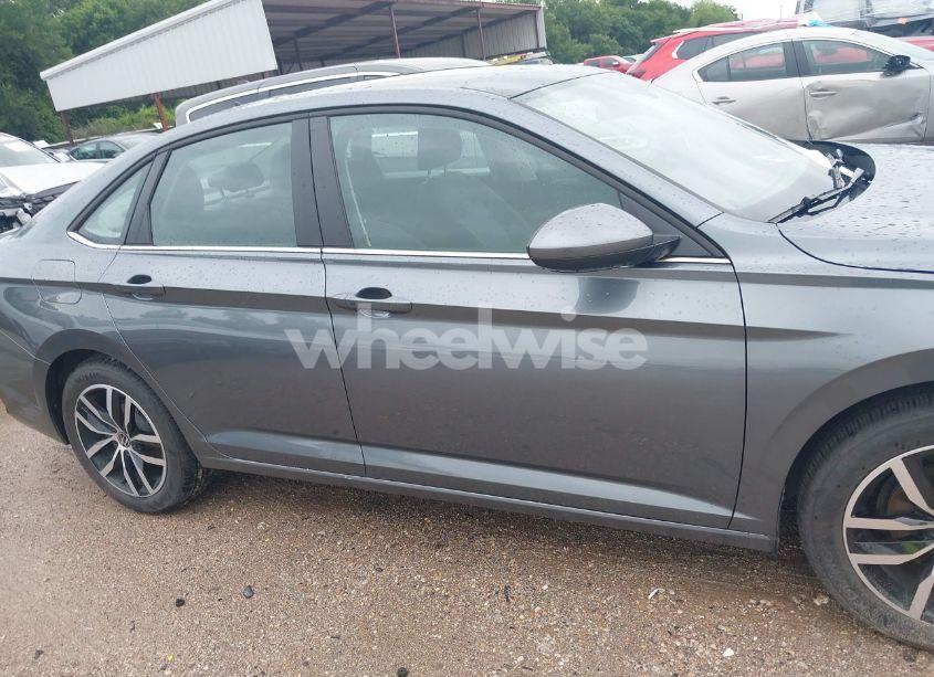 Photo 13 of 2025 Volkswagen Jetta 1.5T SE (VIN 3VW7X7BU7SM037675)