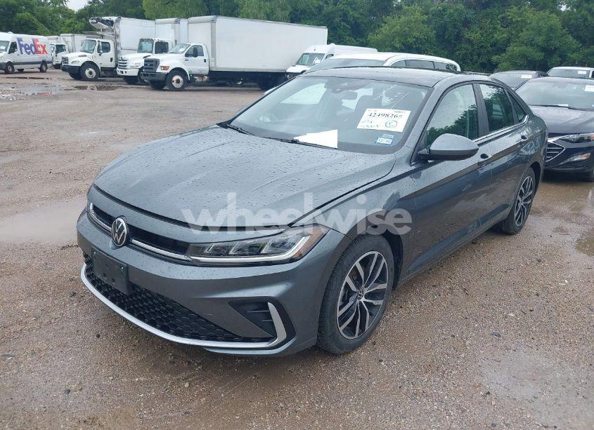 Photo 2 of 2025 Volkswagen Jetta 1.5T SE (VIN 3VW7X7BU7SM037675)