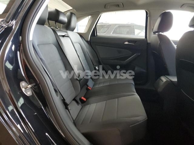 Photo 3 of 2025 VOLKSWAGEN JETTA SE (VIN 3VW7X7BU7SM085077)
