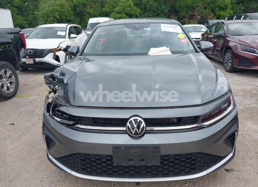 Photo 12 of 2025 Volkswagen Jetta 1.5T SE (VIN 3VW7X7BU8SM007617)