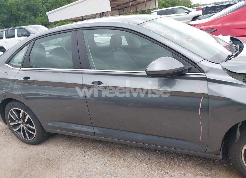 Photo 13 of 2025 Volkswagen Jetta 1.5T SE (VIN 3VW7X7BU8SM007617)